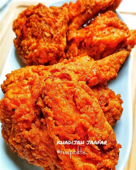 Resep ayam goreng tepung bumbu sajiku gurih dan resep cara membuat pisang goreng krispi renyah legit menggigit. Bahan Bahan Untuk Membuat Fried Chicken - Sekilas Bahan