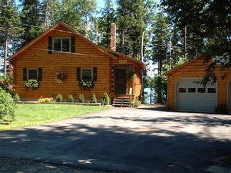 Log cabins and lodges near national trust attractions. Cabin Rental near Bangor, Maine