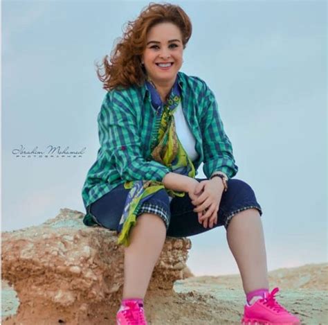 موقع كتاب بديا هو موقع يطمح لجمع أكبر مجموعة من عناوين الكتب العربية في مكان واحد لتسهيل عملية البحث عن الكتب وتحميلها على القارئ العربي بدون قيود او شروط. حنان شوقي أصغر سنا بالكاجوال.. صور