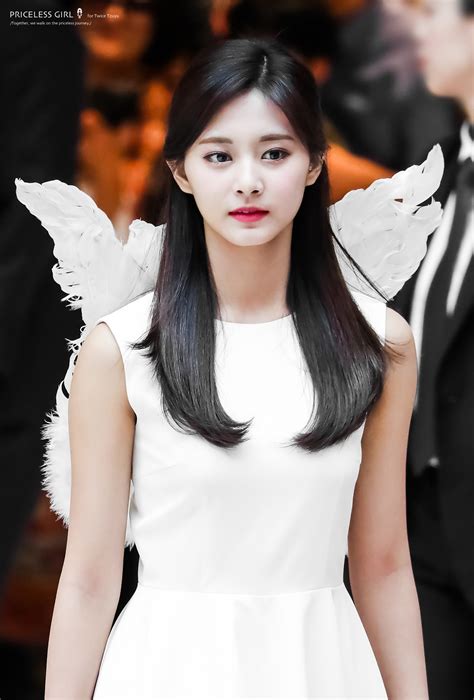 Twices Tzuyu Is Voted Favorite Taiwan Beauty In Poll Of New Yorkers