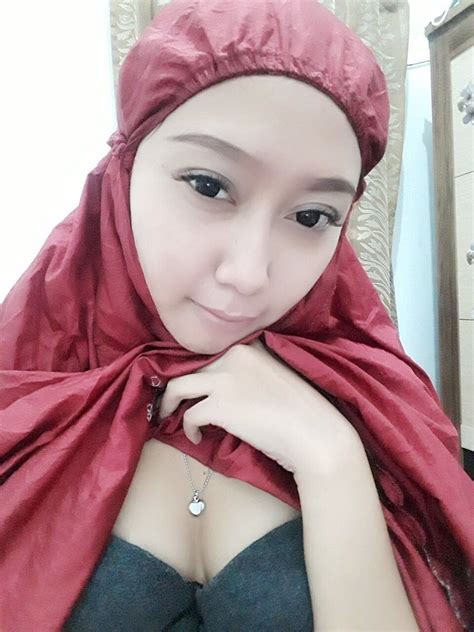 Telekung Merah 1 Hijab Chic Hijab Wanita Terseksi
