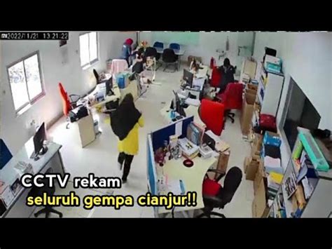 Terekam Cctv Gempa Cianjur Rekam Kepanikan Warga Youtube