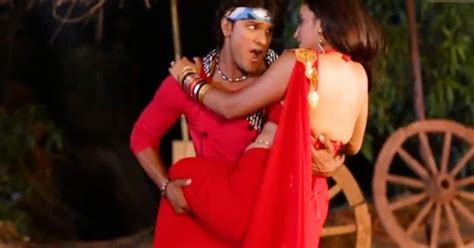 Akshara Singh Sexy Video Bhojpuri Actress And Khesari Lal Yadavs Get Naughty In The Song Lalten