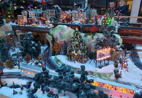 Midatlantic Daytrips The Simple Joy Of A Christmas Train Garden