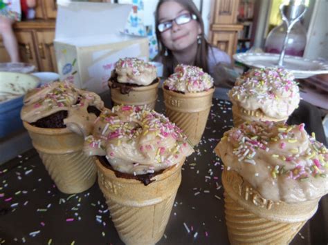 Her gün binlerce yeni, yüksek kaliteli fotoğraf ekleniyor. Madhouse Family Reviews: Cake Angels Ice Cream Cone ...