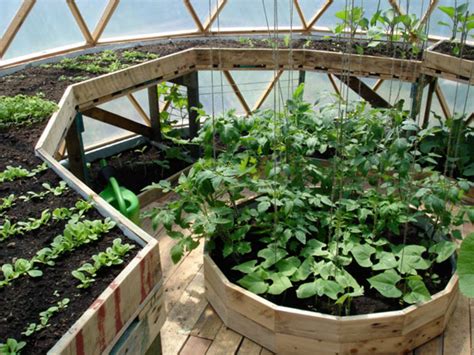 A Beautifully Efficient DIY Dome Greenhouse Off Grid World