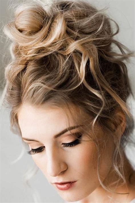 24 Messy Bun Hairstyles For Medium Length Hair Hairstyle Catalog