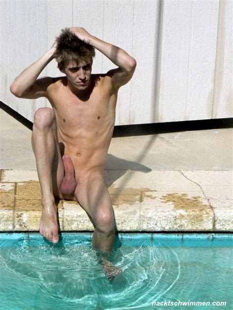 Nude Morries Pool Fkk Bilder Und Fotos
