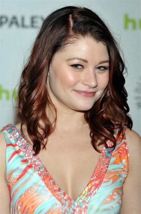 Emilie De Ravin Showing Cleavage At Once Upon A Time Photocall During