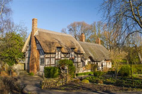 8 Beautiful Thatched Cottages In England