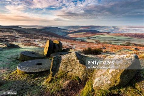 Stanage Edge Peak District Photos And Premium High Res Pictures Getty