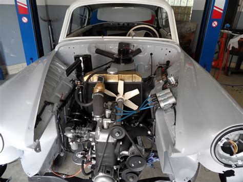 W niektórych modelach mogą występować pozaginane i uszkodzone blistry. Auto Hunstock - Oldtimer Restauration - Wartburg 311 Coupe