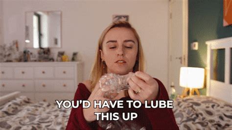 Sex Ed Hannah Gif By Hannahwitton Find Share On Giphy