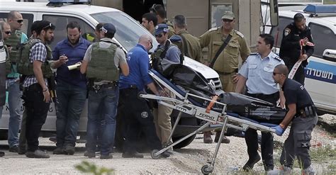 Palestinian Stabs 2 Israeli Soldiers And Is Killed The New York Times