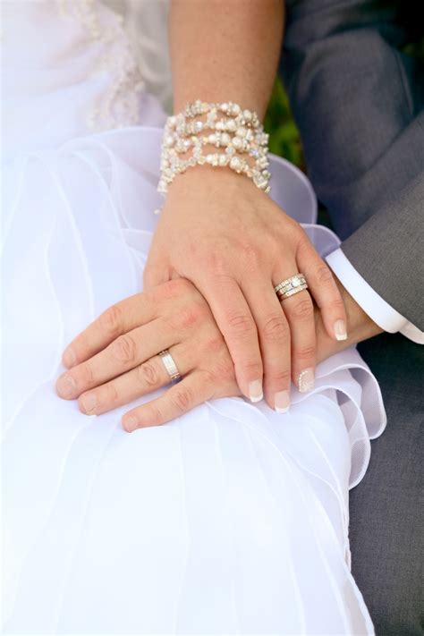 Some people wear wedding rings on the right hand. Do You Know Which Finger the Engagement Ring Goes On? You ...