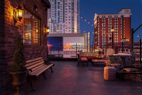 15 vegas rooftop bars with breathtaking views best rooftop bars rooftop bar las vegas