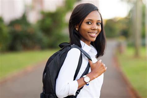 6 Simple Ways College Girls Can Stay Safer