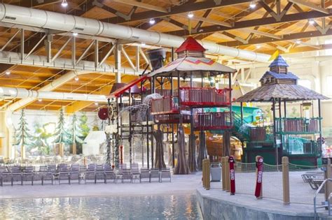 What To Expect When You Stay At Great Wolf Lodge A Moms Take