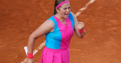 Ostapenko Reaches Rome Fourth Round With Unbelievable Comeback Against Krejcikova Tennis Majors