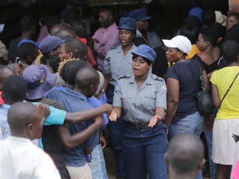 Zimbabwe Arrests Over 26000 People For Violating Lockdown Restrictions
