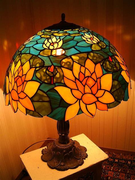 These incredibly useful and beautiful tiffany lamps are available at heavily discounted prices. Wunderland bei Nacht: Lampen in Tiffany-Technik