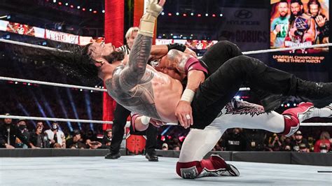 Edge Spears Roman Reigns In Huge Title Clash Wrestlemania 37 Night 2