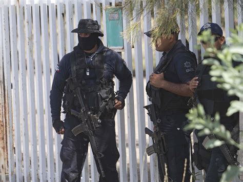 Mexican Police Murdered 22 And Manipulated Crime Scene Review Finds Wsiu