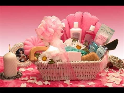 Looking for a great diy gift idea for your husband, boyfriend, dad, brother or male friend? Gift baskets for women | gifts for women : Gift baskets ...