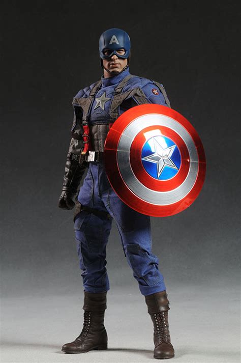 Review And Photos Of Captain America Sixth Scale Action Figure By Hot Toys