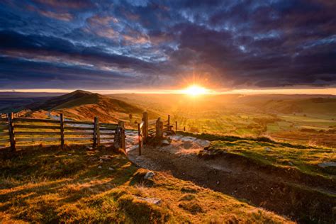 Picture Nature Sky Hill Fence Fields Sunrises And Sunsets 600x400