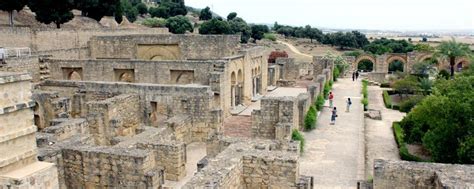 Al salir el sol los francos son conducidos a la puerta de córdoba, donde arranca la. El conjunto arqueológico de Medina Azahara - Andalucía ...