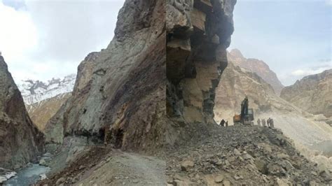 Amazing Work Of Bro In Ladakh 160 Feet Bailey Bridge Erected On
