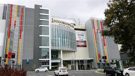 Jun 29, 2021 · indooroopilly library is located at the indooroopilly shopping centre. Man accused of carjacking, assaulting security guards at ...