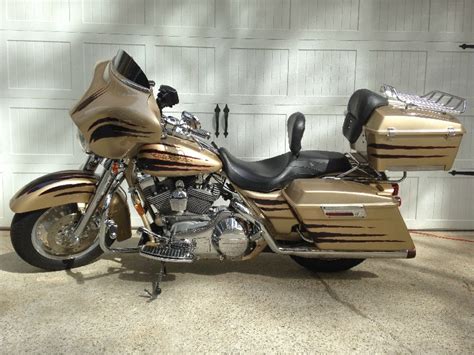 Okay here i go he is going with the vance hines fuel pack me the screaming eagle pro tuner so has any one used eighther or both the cost for the fuelpack $200 some chamge screaming eagle $ 475 need hardware. 2003 Harley-Davidson® FLHRSEI2 Screamin' Eagle® Road King ...