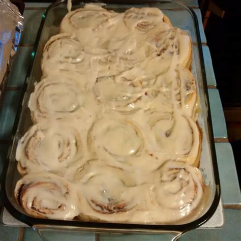 After 10 Years We Finally Hit Upon The Perfect Cinnabon Cinnamon Roll