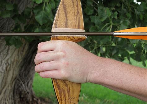 Step 2 Gripping The Bow Zen Bowhunter Blog