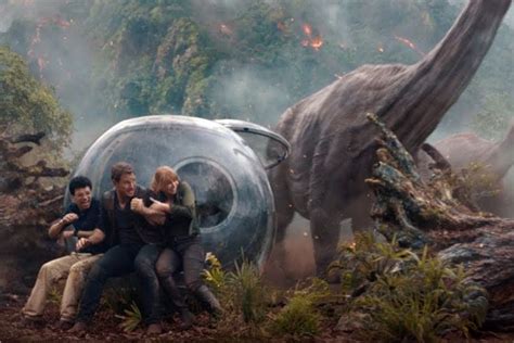 Jurassic World Fallen Kingdom Drops Its First Trailer Tease Jurassic World Jurassic World