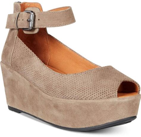 Gentle Souls By Kenneth Cole Nyssa Platform Wedge Sandals Womens Shoes