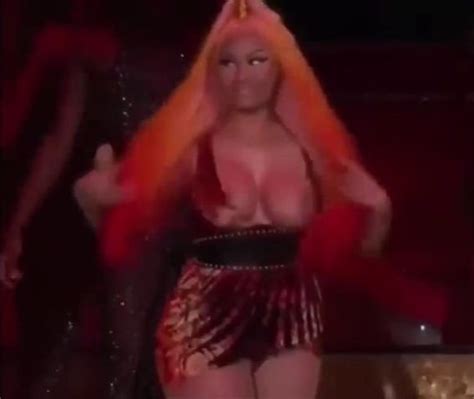 Nicki Minaj Nip Slip Pics Gifs Video The Sex Scene