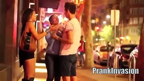 Prank Invasion Kissing Prank Finger Game PrankInvasion Vidéo