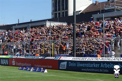 Fc saarbrücken marschierten die ultras des scf vor das teamhotel der löwen die polizei in münchen schützt die giesinger nun rund um das rückspiel. TSV 1860 München - ULTRAS KREFELD