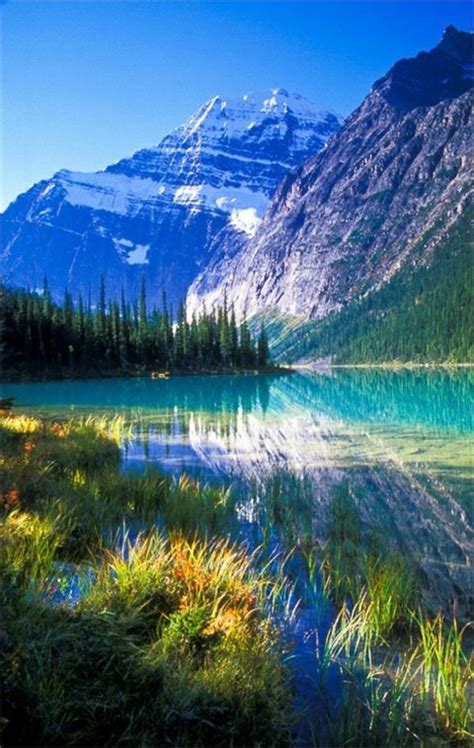 Top 20 Beautiful Nature And Places In Canada National Parks Beautiful Places Scenic