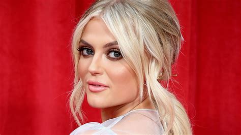 Coronation Streets Lucy Fallon Says She Feels Like Shes Let People