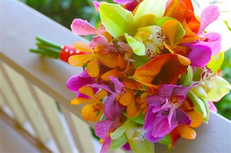 picking the right flowers for your diy wedding floral trends diy wedding ideas flower tips