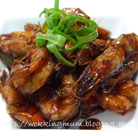 Discover what marmite is made from, what marmite tastes like, how to use marmite, and where you can buy marmite. Let's get Wokking!: Marmite Prawns | Singapore Food Blog ...