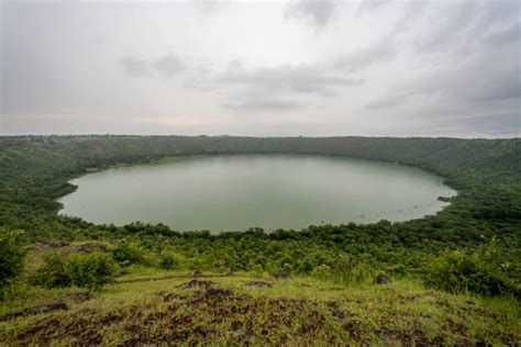 30 Lonar Crater Lake Stock Photos Pictures And Royalty Free Images Istock