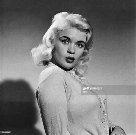 actress jayne mansfield poses during a photo shoot c 1950s photo nachrichtenfoto getty