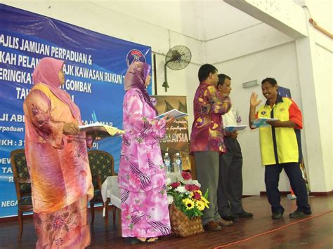 Oleh itu, hubungan etnik yang harmoni adalah sangat diperlukan dalam kalangan masyarakat sesebuah negara yang mempunyai kepelbagaian dari segi agama, bahasa, budaya dan kaum. Jabatan Perpaduan Negara Dan Integrasi Nasional (Jabatan ...