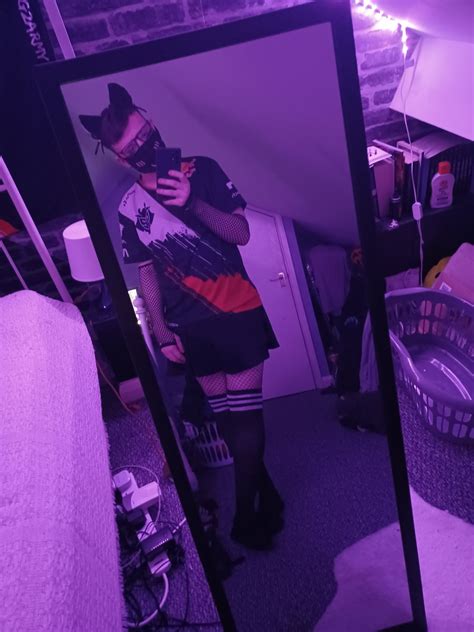 BurntWater on Twitter: "RT @FemboyCrim: Happy Femboy Friday. Goth