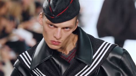This is maison margiela ¦ spring summer 2020 ¦ full show by roman on vimeo, the home for high quality videos and the people who love them. Maison Margiela Spring-Summer 2020 'Défilé' Co-ed ...